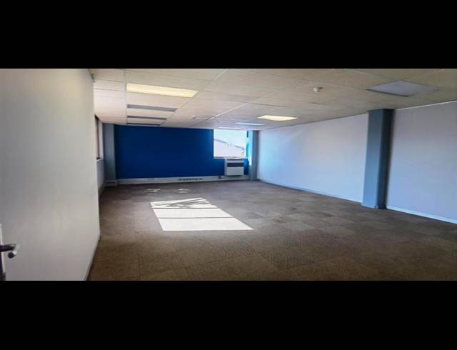 BUSINESS PROPERTY TO RENT IN LYNNWOOD